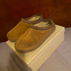 Ugg slippers chestnut